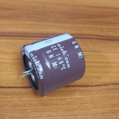 Picture of 470uF 450V Capacitor RADIAL Electrolytic Capacitor 470uF Capacitor 450V 470uF Radial Pin Type Polarized Aluminum Electrolytic Capacitors 2 Pin Leads