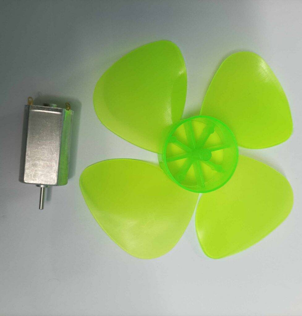 Picture of 4 Blade Fan With 180 Motor 3.7V Motor 180 DC Motor Strong Magnetic Motor Mini Fans 3.7V DC Motor 180 Motor Propeller 180 Motor Fan For Mini Fans Making Purpose 180 Motor With Fan