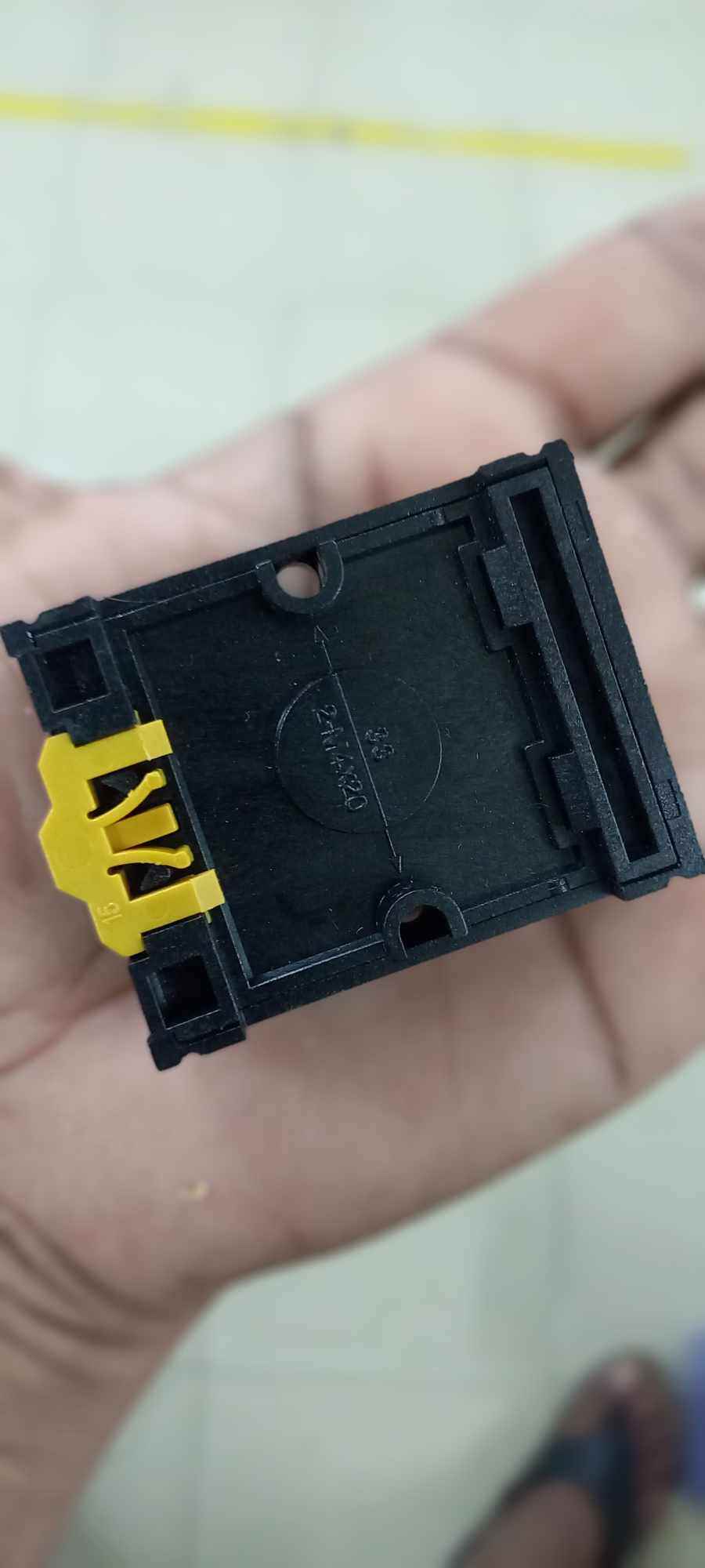 Picture of MK2-i 10A THIN 8 PIN Industrial 10A 250VAC Thin Pin 8 Pin Glass Power Relay Base Terminals Mount Socket Electromagnetic Relay Switches PTF083A DPDT 2NO 2NCA