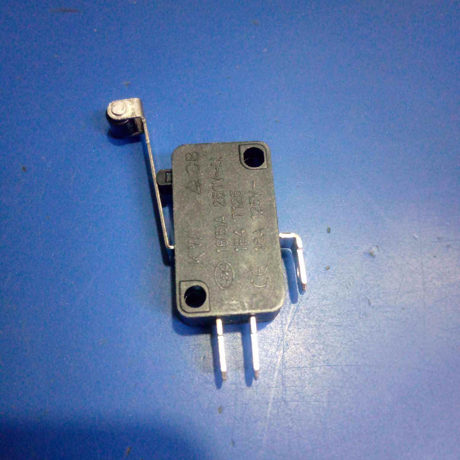 Picture of 25Pcs- 16A Limit Switch 3 Pin 16A 250VAC SPDT 3 Pin 20mm Long Straight Hinge Lever Arm Switch Micro Limit Switch