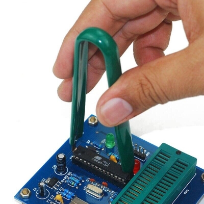 Picture of IC Chip Extractor Adapters GREEN U Type Flat IC Remover IC Extractor IC Puller ROM Extractor Removal Puller IC Chip Remover