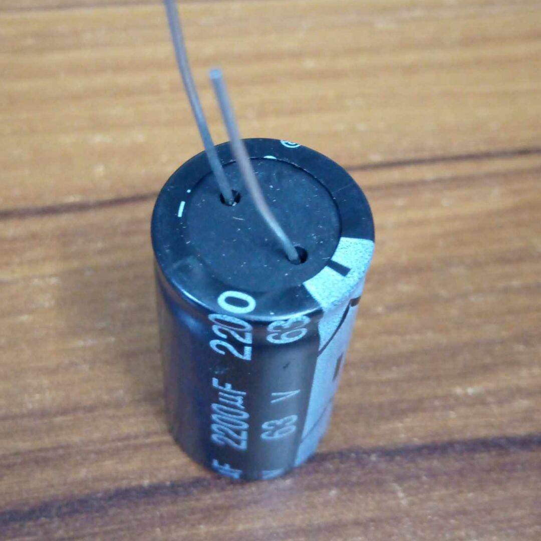 Picture of 2Pcs - 2200uF 63V Capacitor RADIAL Electrolytic Capacitor 2 Pin Leads