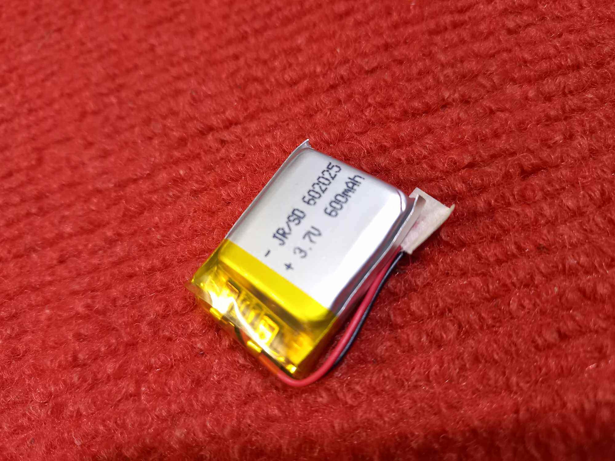 Picture of 600mah 3.7v Smart Bluetooth Rechargeable Battery  600mAh Battery Size 20 x 25 x 6 mm Lithium Polymer For Bluetooth Earphone Battery