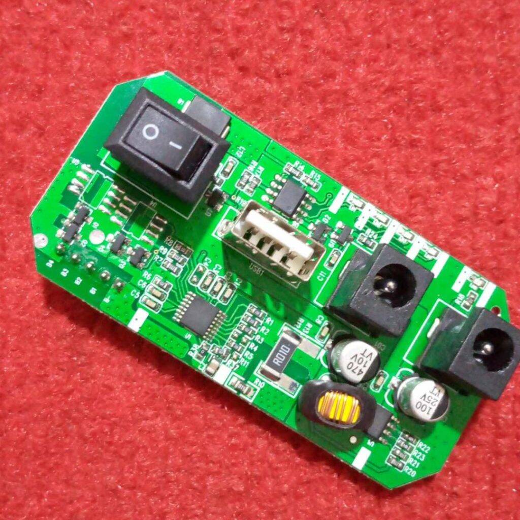 Picture of UPS Circuit Wifi Ro-u-ter UPS Circuit Ro-u-ter UNO Mini UPS Circuit Output 9V 12V Power Supply Module Board 5V USB Output Circuit Adapters For 18650 Battery