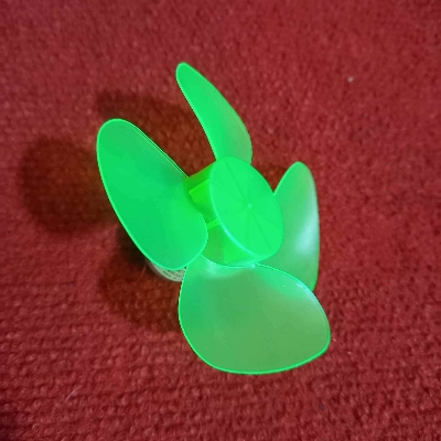 Picture of 4 Blade Fan With 310 Small Micro Motor 310 DC 3.7V 4V 1000RPM For Toy DC mini Handle Portable   Fan