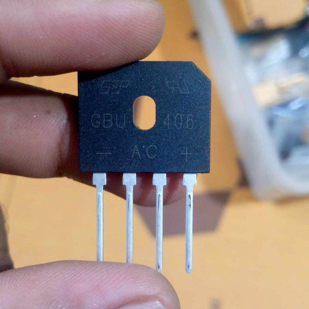 Picture of 2Pcs - GBU 406 AC Bridge Rectifier Diode1000V 4A Bridge Rectifiers IC Diode 4 Pin Leads 4A Diode GBU406 Diode
