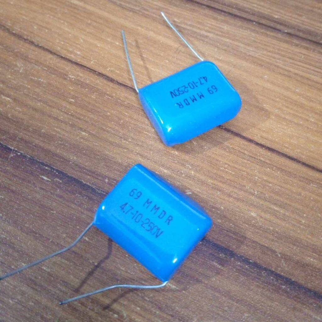 Picture of 3Pcs - METALLIZED 475K 250V Metallized 4.7uf Capacitor Polypropylene 250V Capacitor Mylar 4700nF Polyester Film Capacitors 2 Pin Leads 475K METALLIZED Capacitor