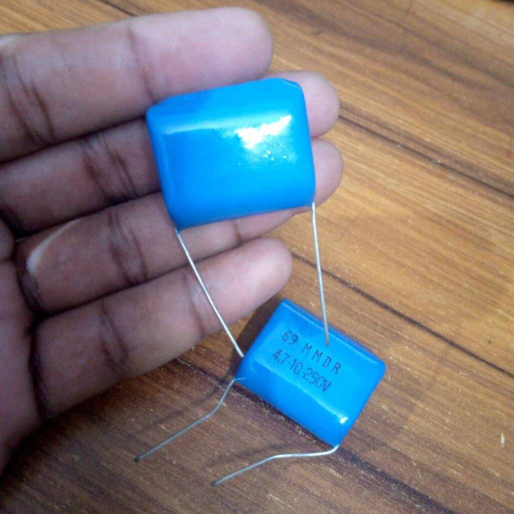 Picture of 3Pcs - METALLIZED 475K 250V Metallized 4.7uf Capacitor Polypropylene 250V Capacitor Mylar 4700nF Polyester Film Capacitors 2 Pin Leads 475K METALLIZED Capacitor