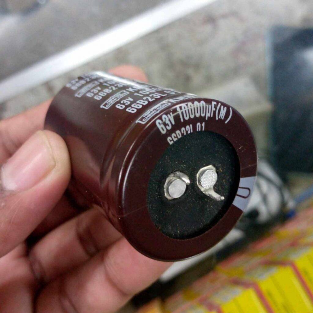 Picture of Better Quality 10000uF 63V Capacitor 10000uF Electrolytic Capacitor 10000uF Capacitor 63V 10000uF Radial Polarized Aluminum Electrolytic Capacitors 2 Pin Leads For Welding Machine