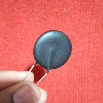 Picture of BLACK NTC 10D-25 25mm Leaded Epoxy Coated Thermistor Temperature Sensor NTC 10 Ohm Thermal Resistor 10 Ohm Thermistor 2 Pin Leads 10 Ohm NTC 10 Ohm Temperature Sensor