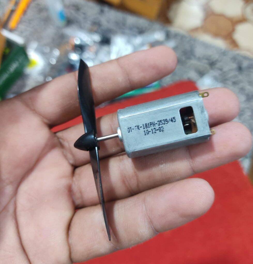 Picture of 1Pair- 180 Motor With Fan Propeller For Mini Fans 180 Motor Fans High Speed 180 Motor For DIY Mini Fans Making Purpose