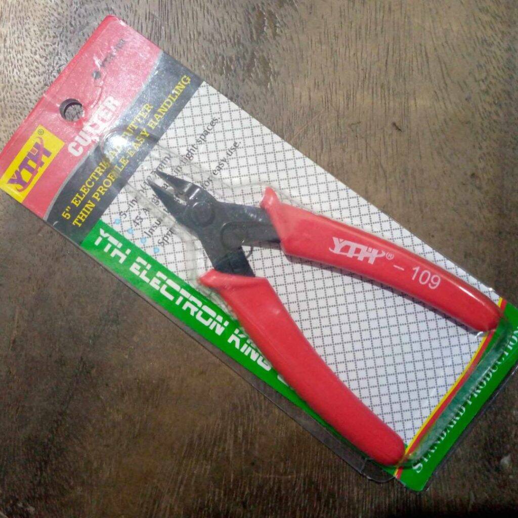 Picture of Wire Cutter Pliers YTH-109 127mm 5 Inch Cutter Diagonal Side Cutting Nippers Professional Electronic Plastic Cutter Pliers Anti Slip Handle For PCB Shield Cutting Tools Sets