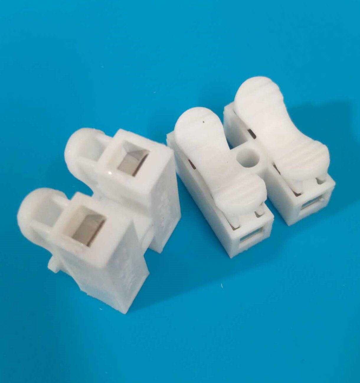 Picture of 5Pcs - 2 WAY Spring Press Quick Wire Connector 2 Way WHITE Color Quick Wiring 2 Position 220V Box Press Connector Cables Clamp For LED Strip Light Cables Wire Fixing
