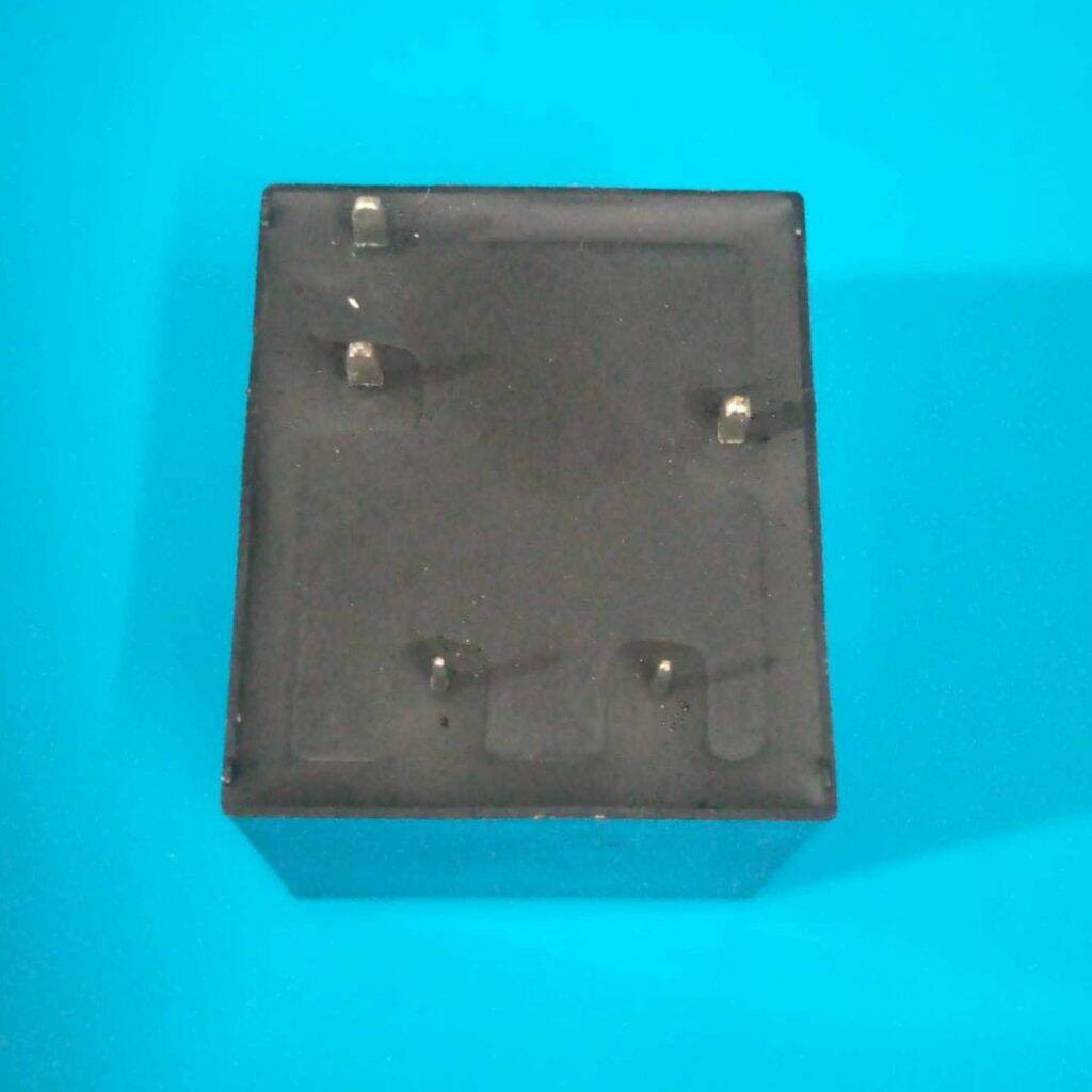 Picture of IPS Relay 12V Relay DC 12V 30A 250VAC 5 Pin Coil SPDT Power Relay SLC-12VDC-SL-C PCB Mount Power Relays Switches DC 12V IPS Relay Switches Black 12V Inverter Relay Switches
