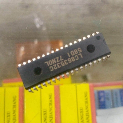 Picture of LC863532C-55K9 863532 CMOS 8-Bit Color TV Micro Controller IC DIP36