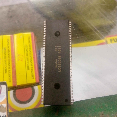 Picture of LC66508B SANYO 4 Bit DIP-64 CMOS Single Chip Microcontroller IC