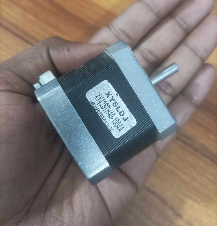 Picture of Stepper Motor XYSLDJ XY42STH40-1004A