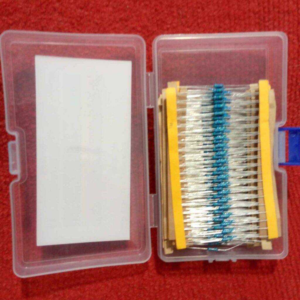 Picture of 600Pcs combo Tolerance 1% 1M 1K, 47K, 470K, 10K, 20K, 22OHM  30 Values Resistor Carbon Film Resistor 1/4W Resistance 0.25 Watt Fixed Resistors 2 Pin Leads With Storage Box