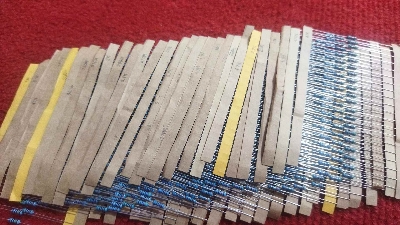 Picture of 600Pcs combo Tolerance 1% 1M 1K, 47K, 470K, 10K, 20K, 22OHM  30 Values Resistor Carbon Film Resistor 1/4W Resistance 0.25 Watt Fixed Resistors 2 Pin Leads With Storage Box