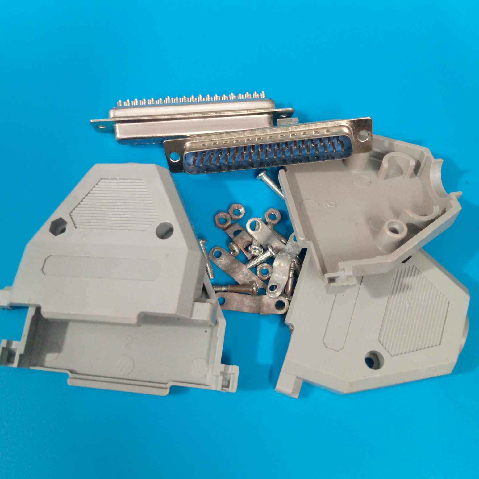 Picture of DB37 MALE & FEMALE 2 Rows 37 Pin VGA Plug Connector
