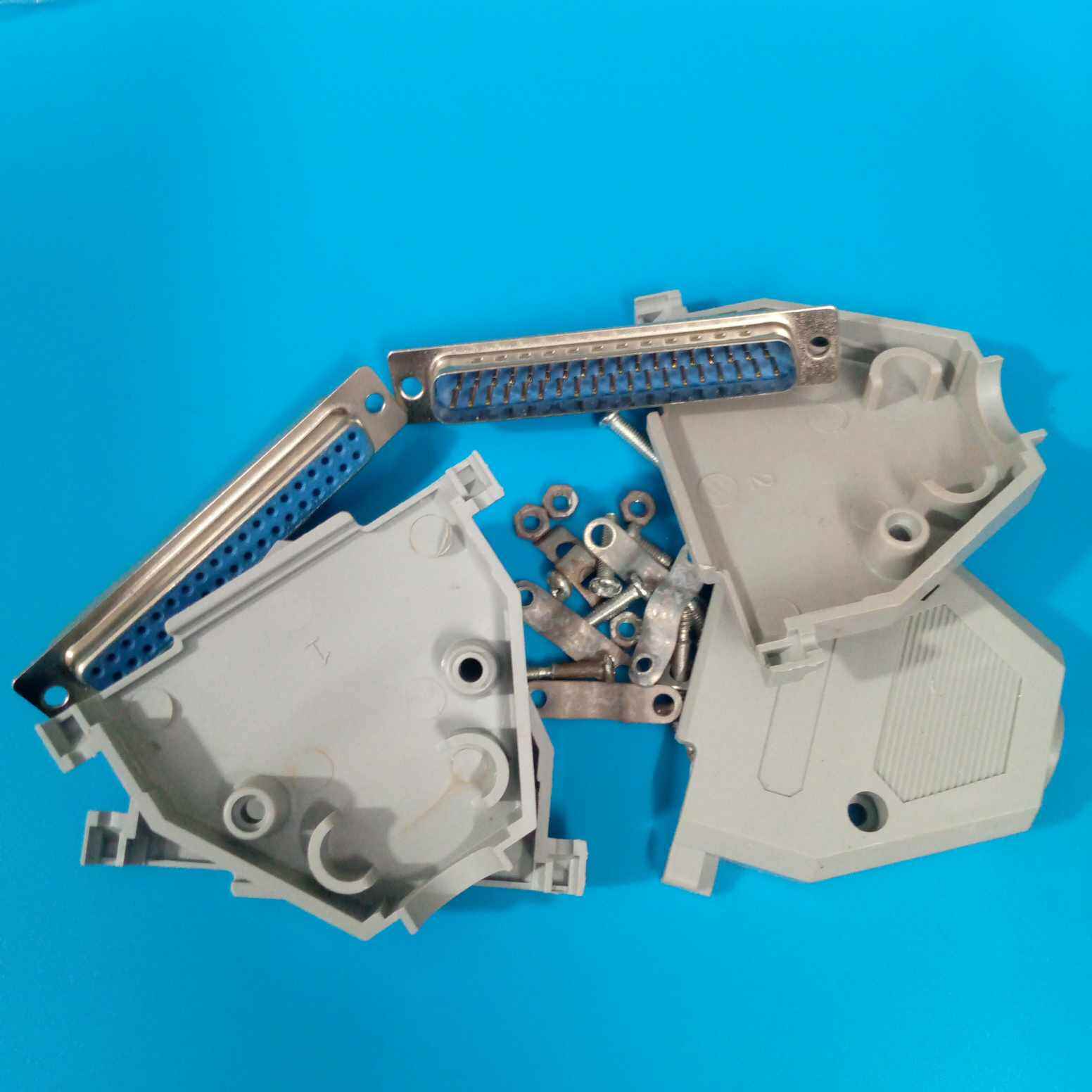 Picture of DB37 MALE & FEMALE 2 Rows 37 Pin VGA Plug Connector