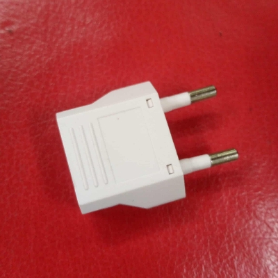 Picture of EU 2-Pin Plug To 2-Pin Socket Converter 250V 6A