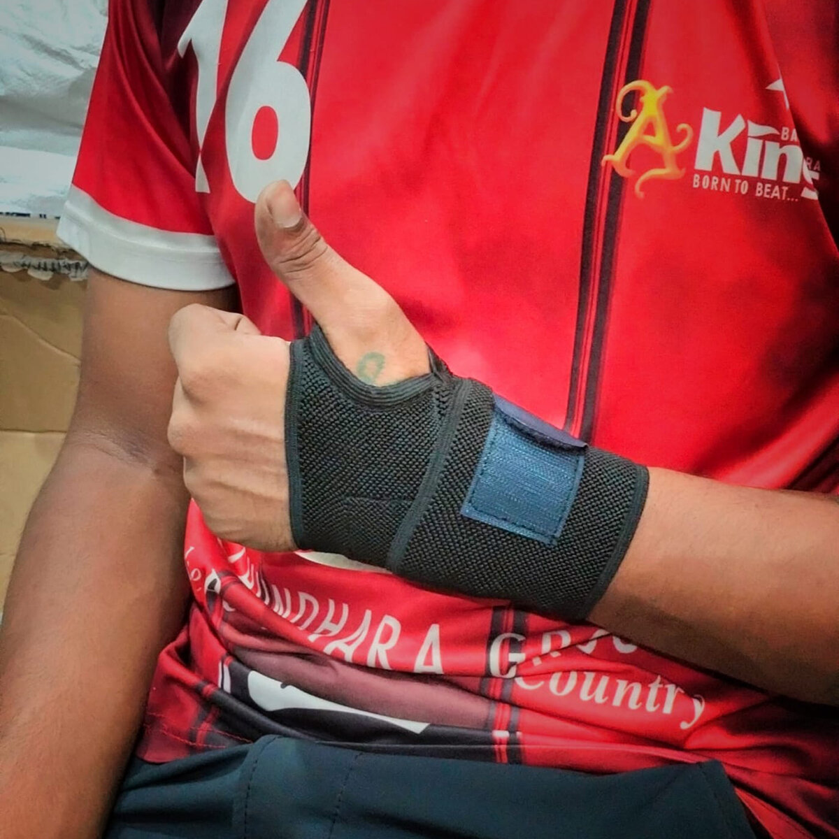 Picture of Thumb & Wrist Support Wrap Brace Binder Stabilizer for Men & Women Gym Workout Sports Hand Injuries Warmer Band, Pain Relief, Arthritis, Tendonitis, Supporter - Int: One size