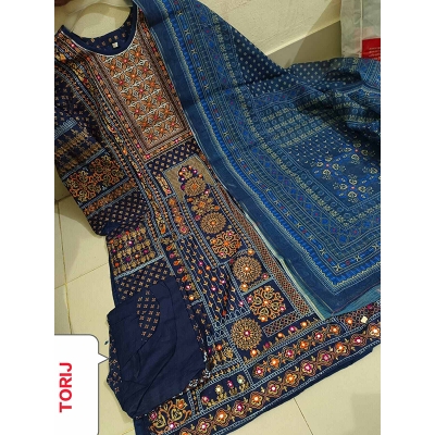 Picture of New Collection Readymade Stylish And Comfortable Made By Reon Fevric Butics Three Piece For Girls