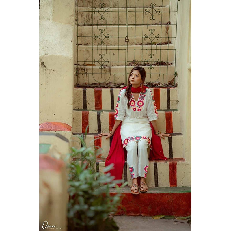 Picture of New Arrived Readymade Gulbahar pure cotton lilen with Embrodieri work with kori jhul work Three Piece  kurti For women-White
