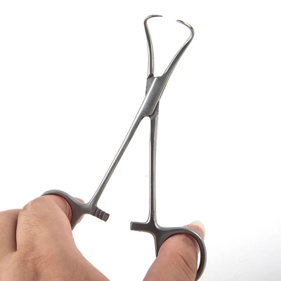 Picture of Stainless Steel Surgical Cloth Forceps, Towel Clamp, Orthopedics Instruments, Made of Stainless Steel - 40 gm - Int: One size