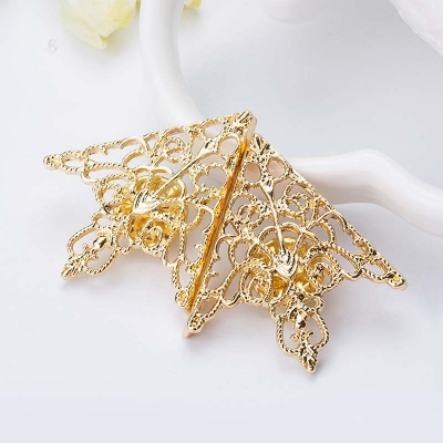 Picture of 1Pair Brooch Retro Hollow Pattern Shirt Triangle Metal Collar Pins Clothes Accessory (Gold)