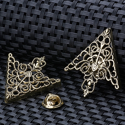 Picture of 1Pair Brooch Retro Hollow Pattern Shirt Triangle Metal Collar Pins Clothes Accessory (Bronze)