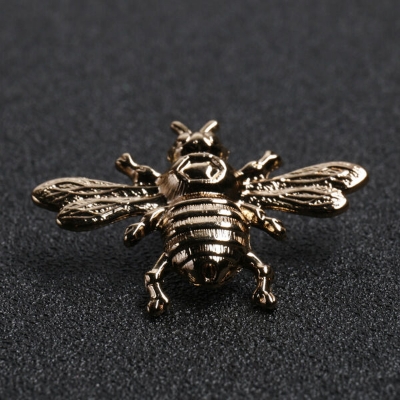 Picture of Golden bee brooch pin buckle for men women outfit fashion accessories (Gold)