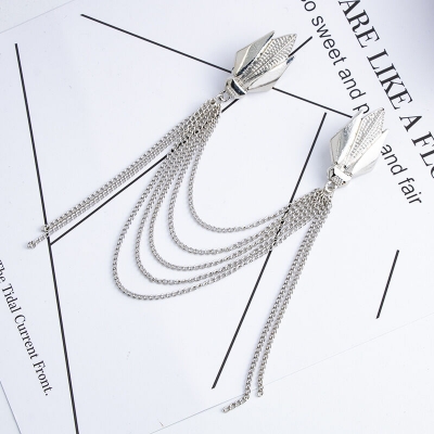 Picture of Tassel Multi Chain Brooch Badge For Men Suit Fashion Accessories (Silver)