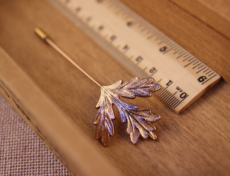 Picture of Maple Metal Leaf Lapel Pin Brooch For Men & Women Fashion Accessories (Golen)