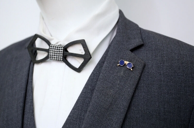 Picture of Men's Enamel Mini Sunglass Pin Brooch For Fashion Accessories (1Ps) (Golden Blue)