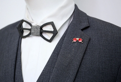 Picture of Men's Enamel Mini Sunglass Pin Brooch For Fashion Accessories (1Ps) (Golden Red)