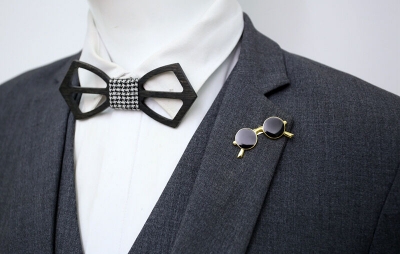 Picture of Men's Enamel Mini Sunglass Pin Brooch For Fashion Accessories (1Ps) (Golden Black)