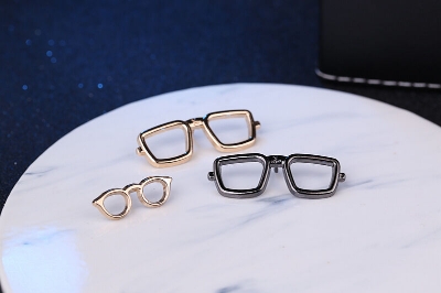 Picture of Mens Fashion Brooch Suit Dress Accessories Enamel Glass Frame Brooch (Black Frame)