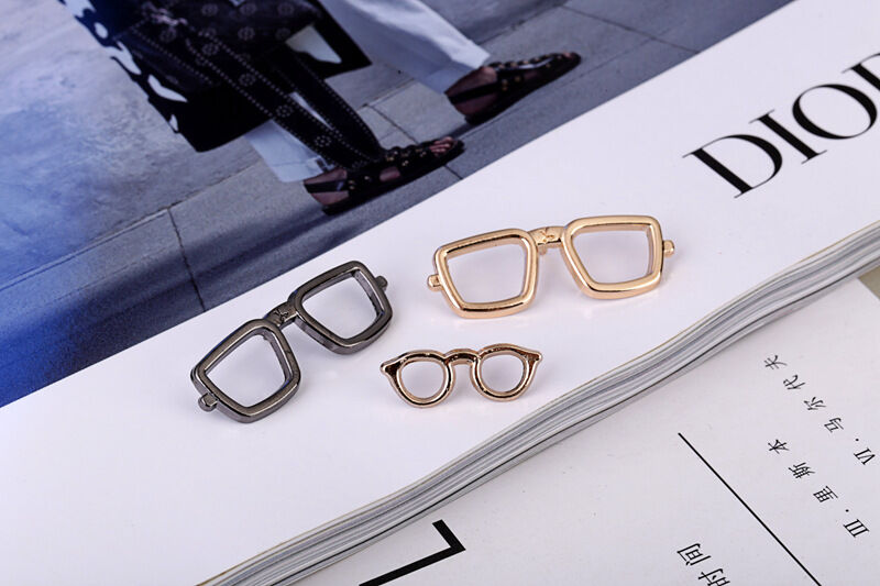 Picture of Mens Fashion Brooch Suit Dress Accessories Enamel Glass Frame Brooch (Golden Frame (Small))