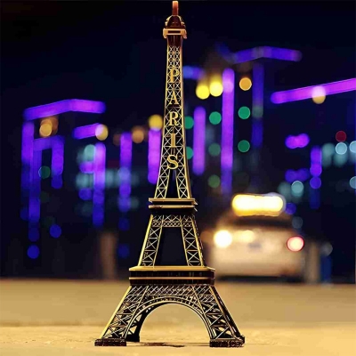 Picture of 6inch Art Eiffel Tower Showpiece, Metal Gift for Friend - room decoration items - Bronze