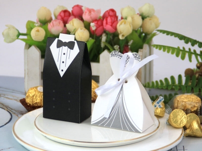Picture of 5 Pair Set European New High-end Creative Wedding Groom & Bride Dress Sugar Candy Paper Box (Double Breasted Dress With Black Bow Suit)