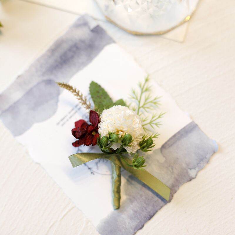 Picture of Wedding Boutonniere Flower Bouquet Chest Brooch For Suit Lapel Fashion Accessories (1PS) (White Merigold)