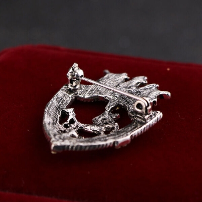 Picture of Vintage Rhinestone Fashionable Horse Crown Brooch for Men Suit Accessories (Antique Silver)