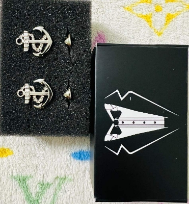 Picture of Fashion Suit Shirt Collar Pin Brooch For Men & Women Jewelry (1 Pair) (Silver Anchor Pair)
