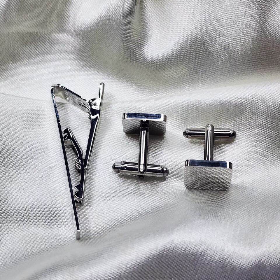 Picture of Cufflinks & Tie Clip Set for Men – Stylish Shirt & Suit Accessories (1 Set) (Plain Silver)