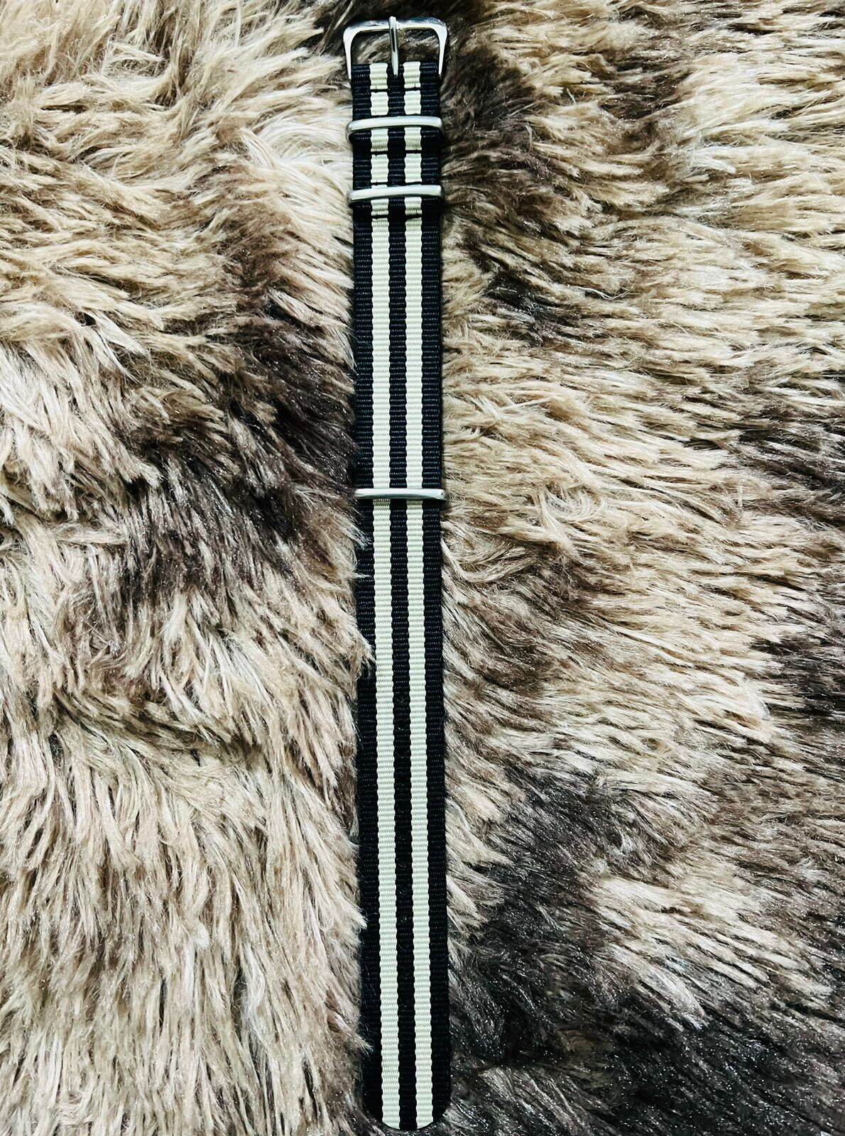 Picture of Fashionable Nylon Metal Watch Strap for man - 22mm (1Ps) (Black & Cream)
