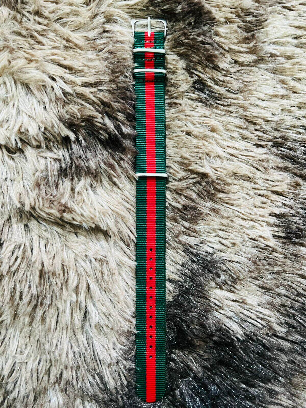 Picture of Fashionable Nylon Metal Watch Strap for man - 22mm (1Ps) (Green & Red Stripe)