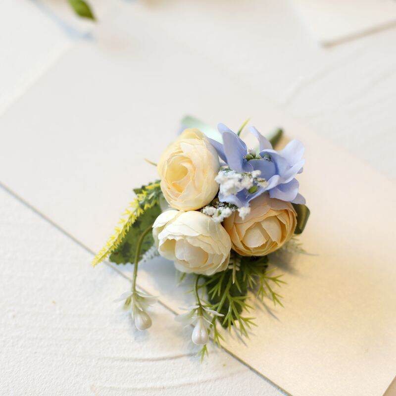 Picture of Wedding Boutonniere 3 Rose Bouquet Chest Brooch For Suit Lapel Fashion Accessories (1PS) (lll Yellow Rose)