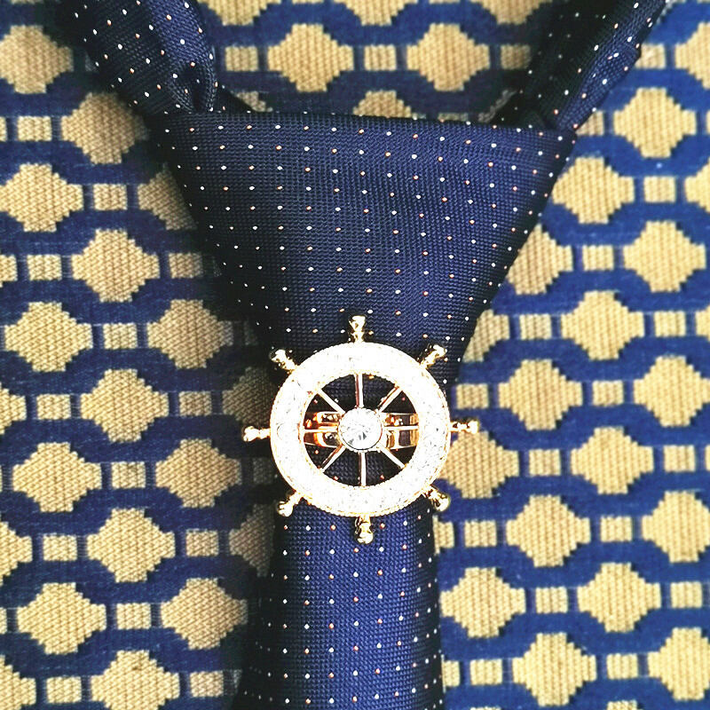 Picture of Tie Knot Buckle Brooch For Men Tie Fashion Accessories (Rudder Wheel Golden)